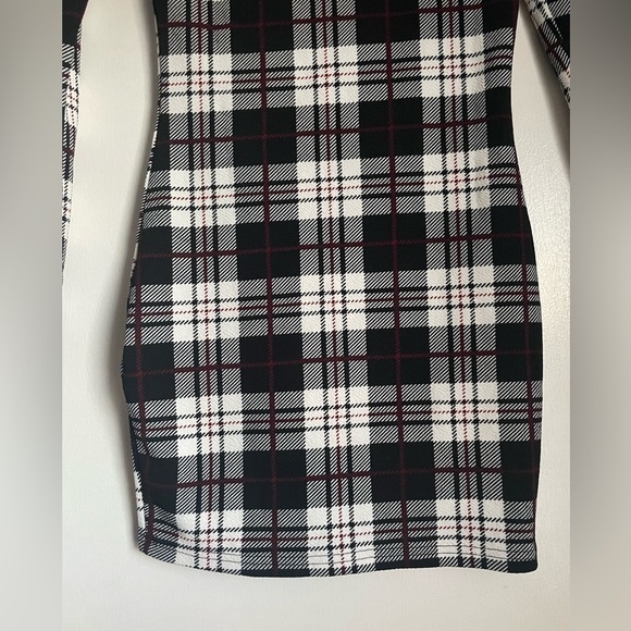 Grey, red and white plaid long sleeve mini dress size medium - Picture 5 of 6